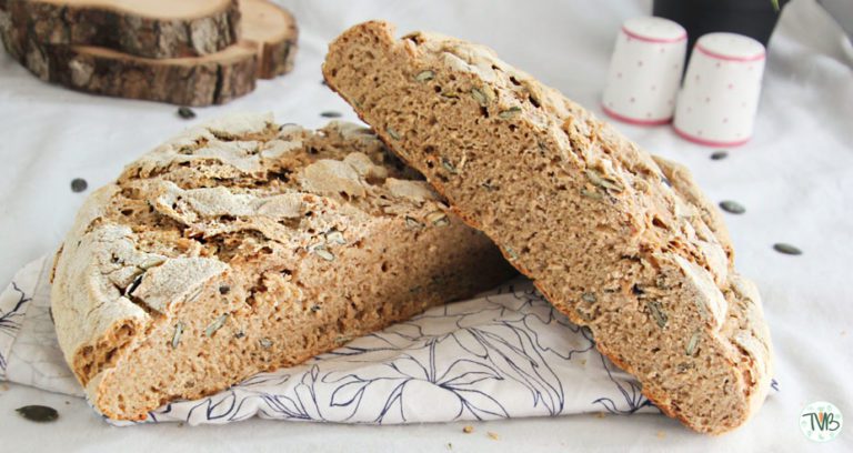 Kürbiskern-Roggen-Dinkel Sauerteig Brot #vegan - Tschaakii&amp;#39;s Veggie Blog